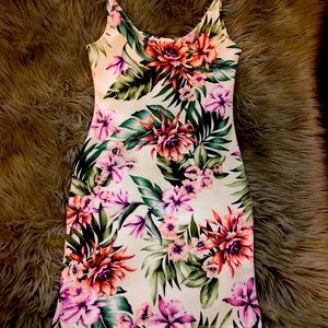 Floral mini tight fitted dress